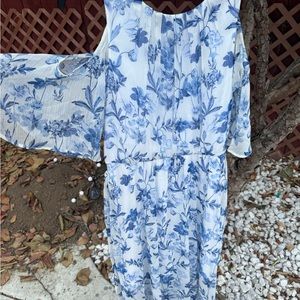 Beautiful floral maxi dress perfect for summer
